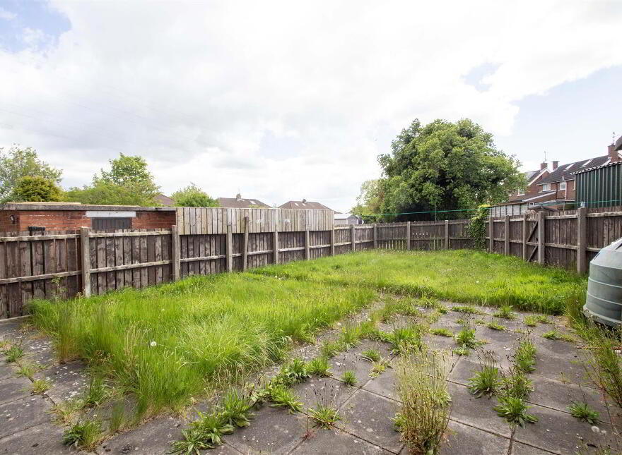 Apt, 190 Bingnian Drive, Glen Road, Belfast, BT11 8JD