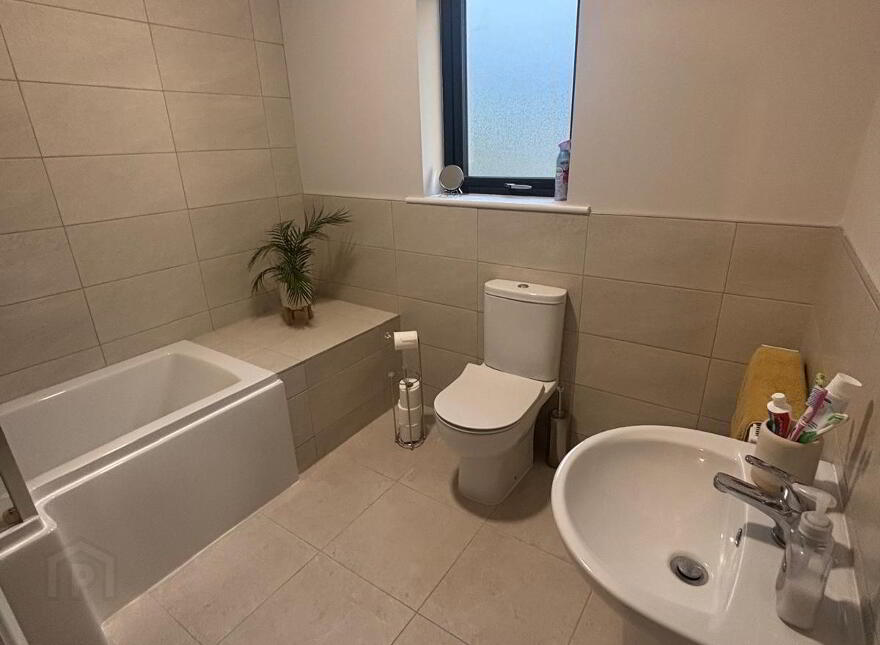 2 Westpoint Drive, Donegal Town, F94K2PT