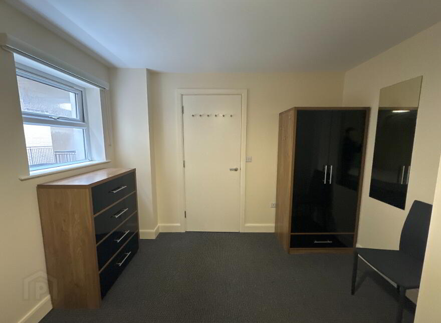810 College Court Central, 56 King Street, Belfast, BT1 6BZ