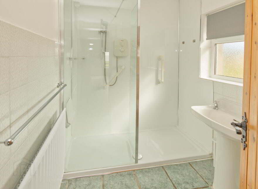 112 Portaferry Road, Newtownards, BT22 2AH