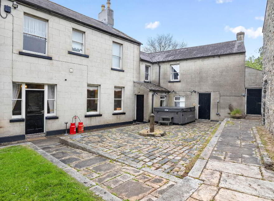 Annsborough House, 102 Mill Hill, Castlewellan, BT31 9ND