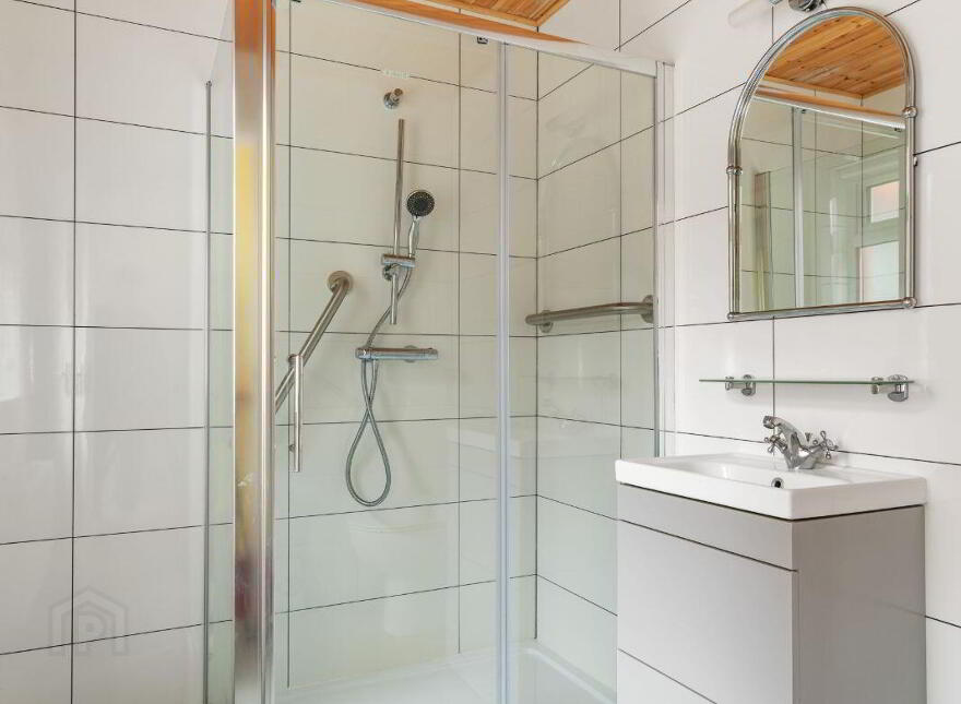 Lisieux, Stradbrook Road, Blackrock, Blackrock, A94H7V0