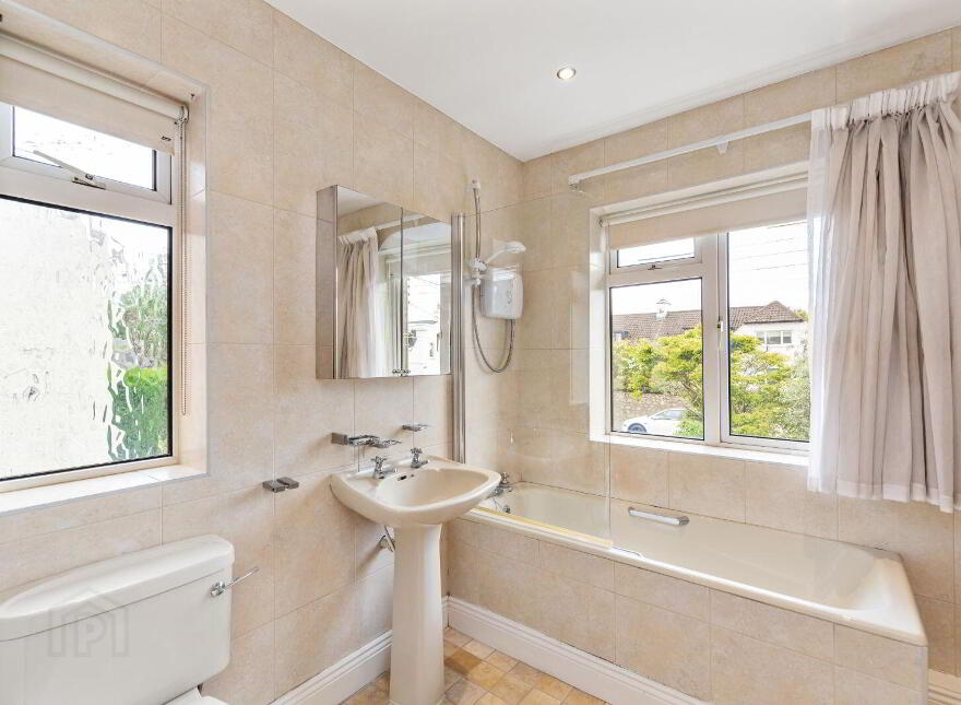 Lisieux, Stradbrook Road, Blackrock, Blackrock, A94H7V0