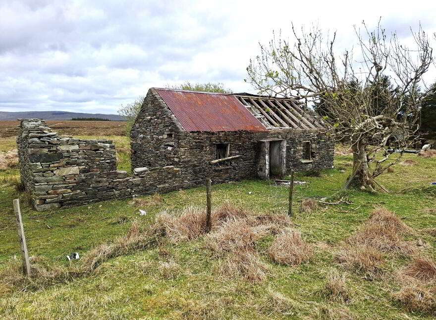 BY PUBLIC AUCTION, Owenteskiny, Glencolumbkille