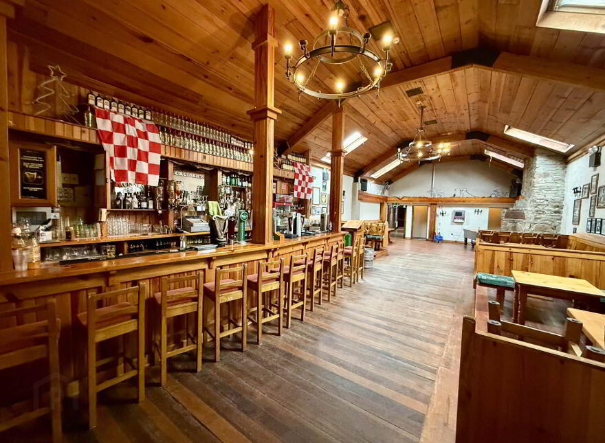 Cruiser`s, Main Street, Foxford, F26WR96