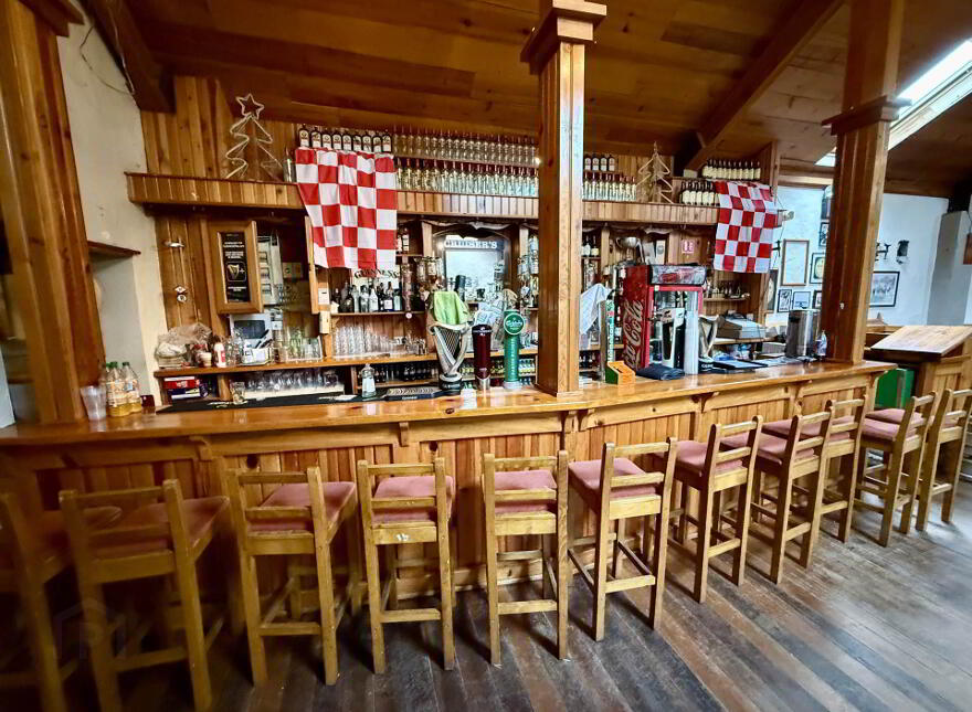 Cruiser`s, Main Street, Foxford, F26WR96