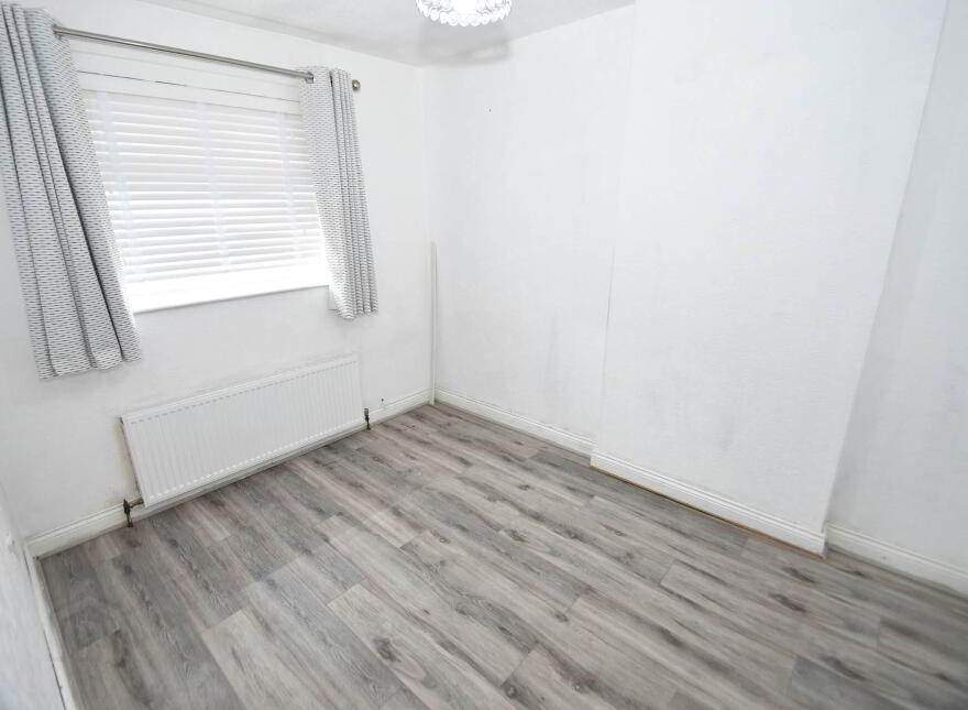 11 Iris Close, Belfast, BT12 7BY