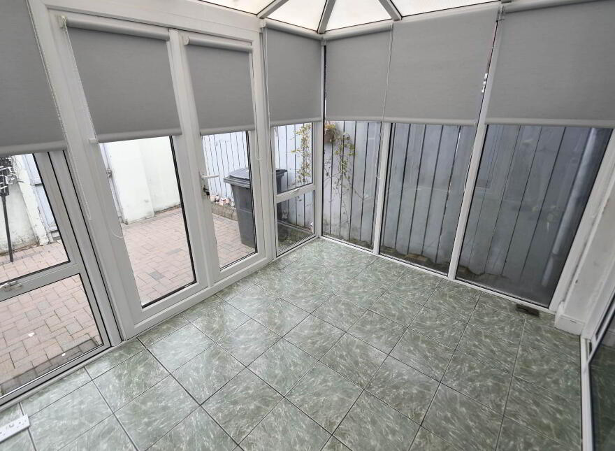 11 Iris Close, Belfast, BT12 7BY
