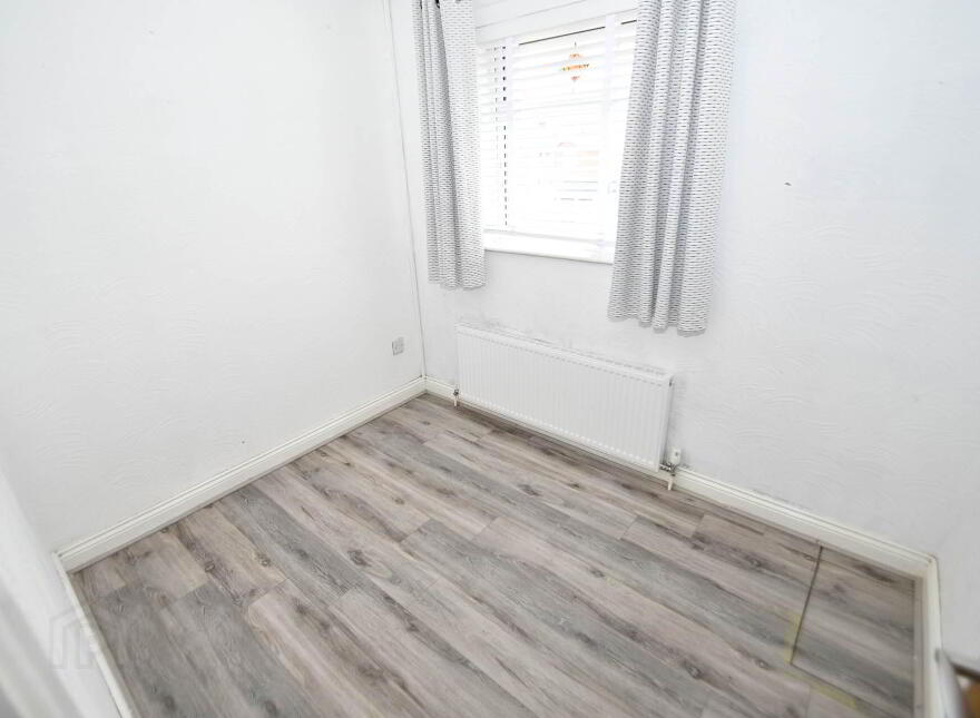 11 Iris Close, Belfast, BT12 7BY
