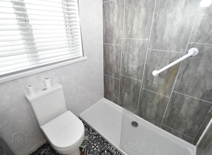 11 Iris Close, Belfast, BT12 7BY