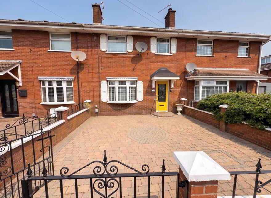 11 Iris Close, Belfast, BT12 7BY