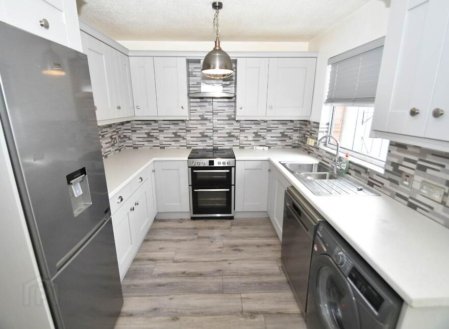 11 Iris Close, Belfast, BT12 7BY