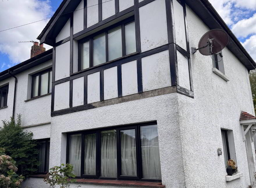 32 Queensway, Derriaghy, Lisburn, BT17 9EX photo