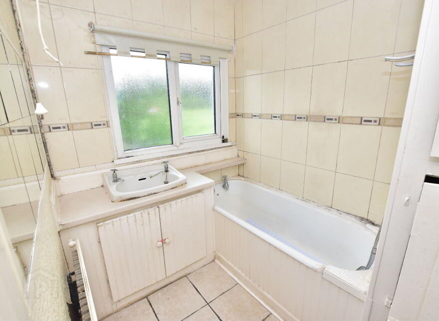 32 Queensway, Derriaghy, Lisburn, BT17 9EX