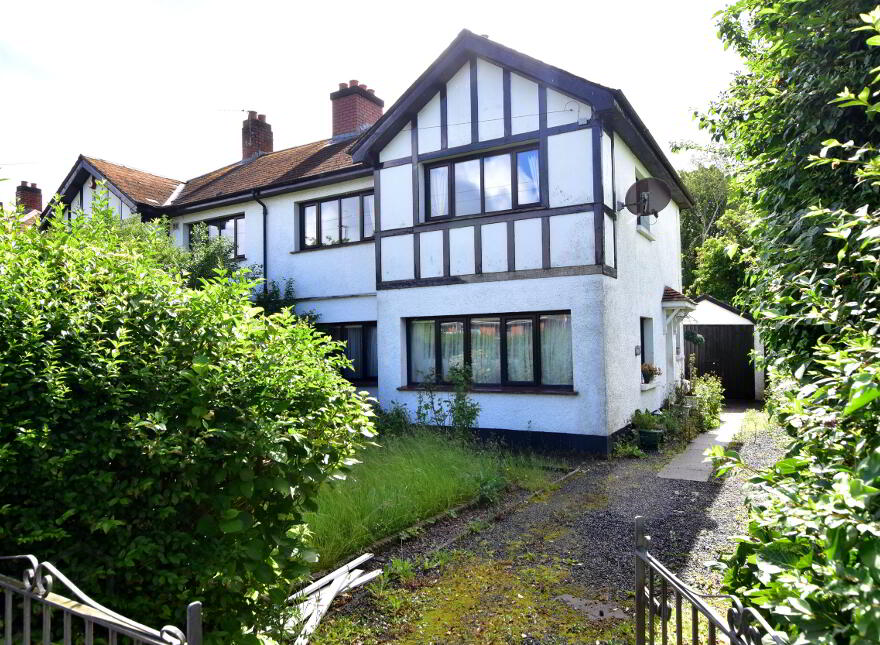 32 Queensway, Derriaghy, Lisburn, BT17 9EX