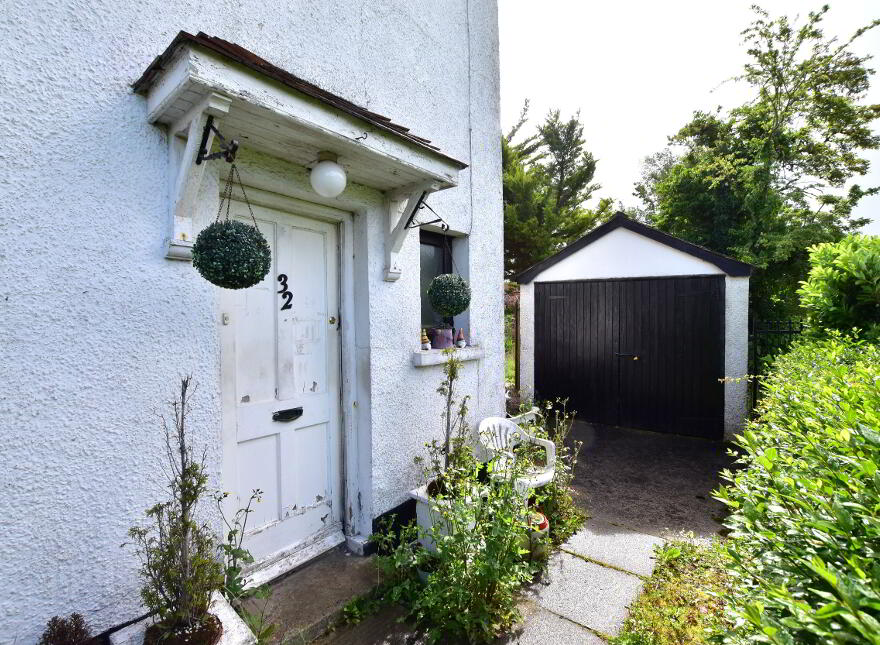 32 Queensway, Derriaghy, Lisburn, BT17 9EX
