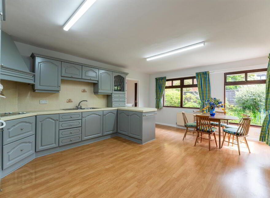 156 Gilnahirk Road, Belfast, BT5 7QQ