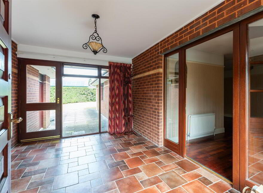 156 Gilnahirk Road, Belfast, BT5 7QQ