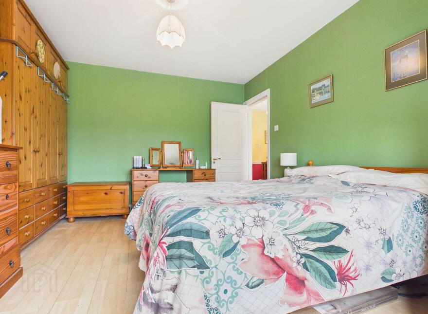 8 The Meadows, Rushbrooke Links, Cobh, P24TK25