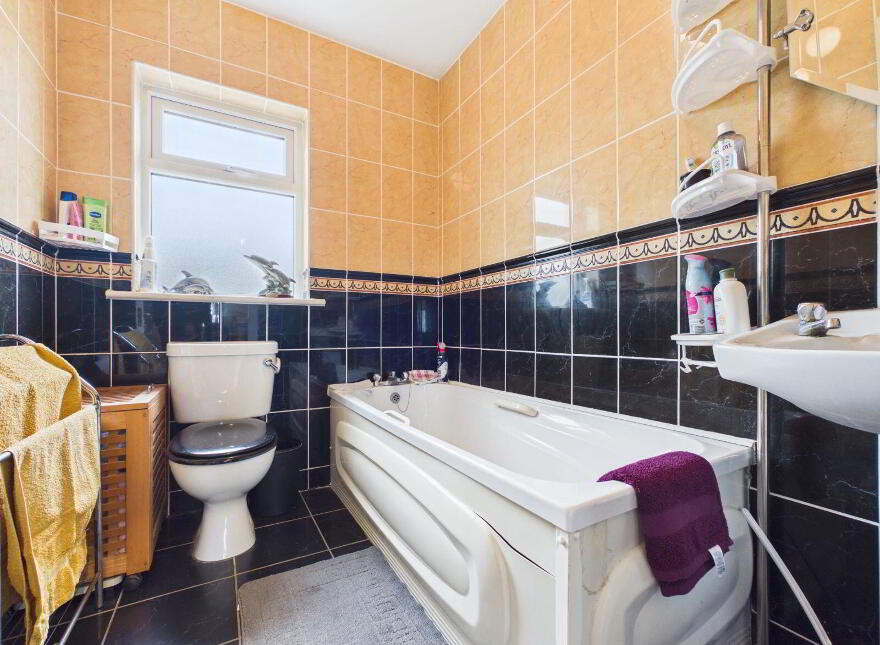 8 The Meadows, Rushbrooke Links, Cobh, P24TK25
