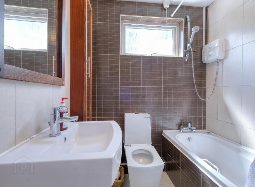 19 Ardnacassa, Dublin Road, N39X2W4