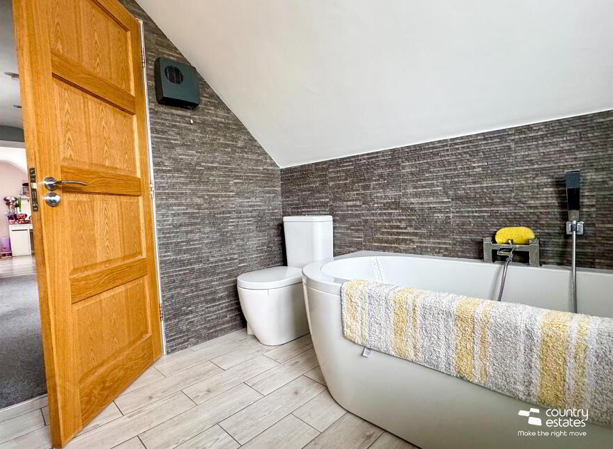 35 Russell Manor, Ballyclare, BT39 9YR