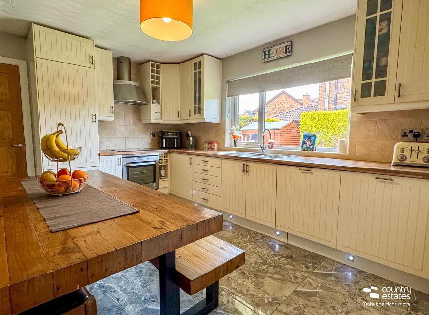 35 Russell Manor, Ballyclare, BT39 9YR