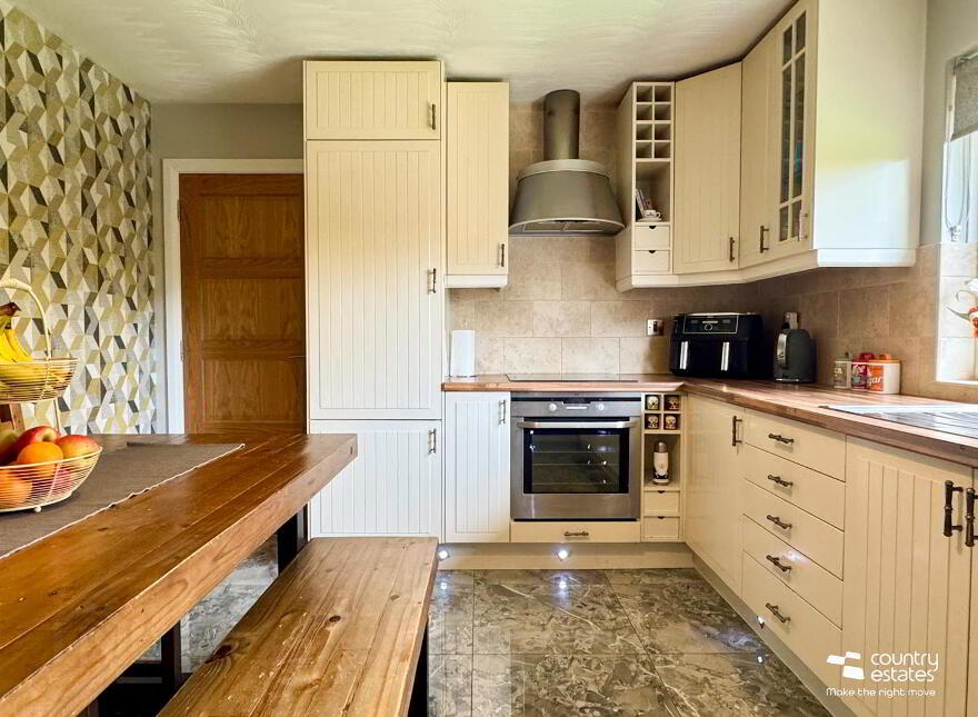 35 Russell Manor, Ballyclare, BT39 9YR