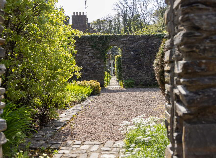 Glenkeen House, 80 Ardmore Road, Derry/Londonderry, BT47 3RA