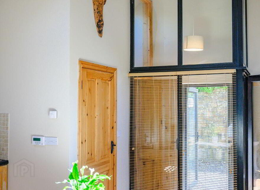 Barn Lodge, Knocknalurgan, Carrigaline, P43RX27