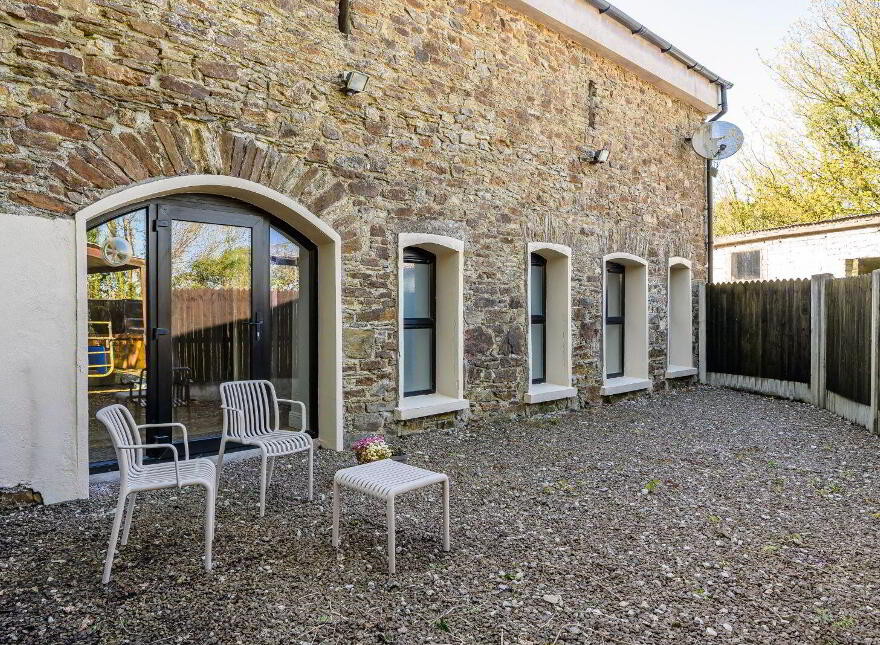 Barn Lodge, Knocknalurgan, Carrigaline, P43RX27