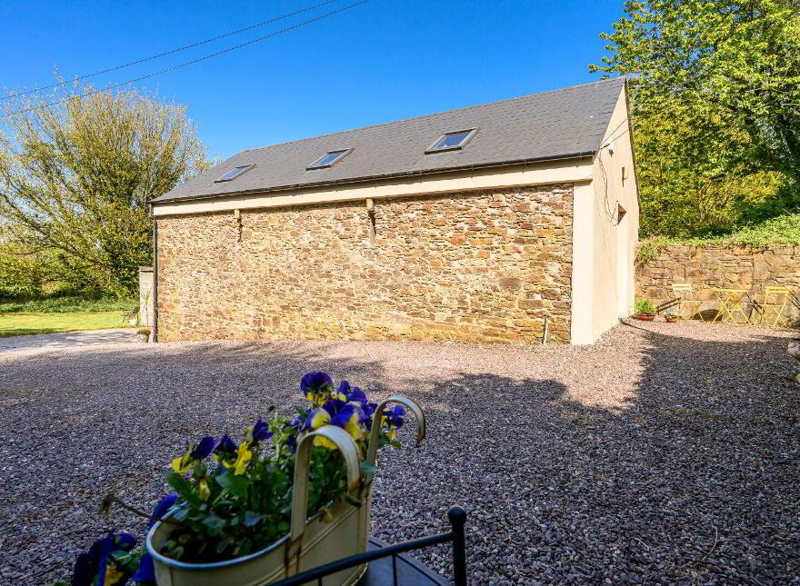 Barn Lodge, Knocknalurgan, Carrigaline, P43RX27