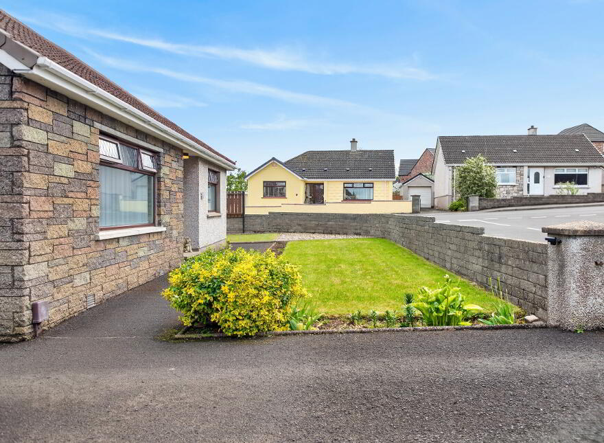 19 Hollybank Park, Ballymena, BT42 2HJ