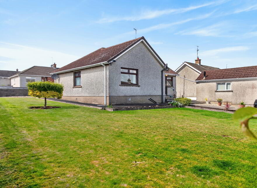 19 Hollybank Park, Ballymena, BT42 2HJ