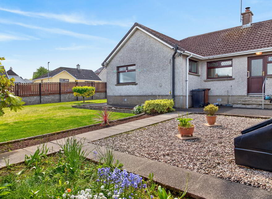 19 Hollybank Park, Ballymena, BT42 2HJ