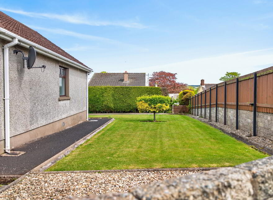 19 Hollybank Park, Ballymena, BT42 2HJ