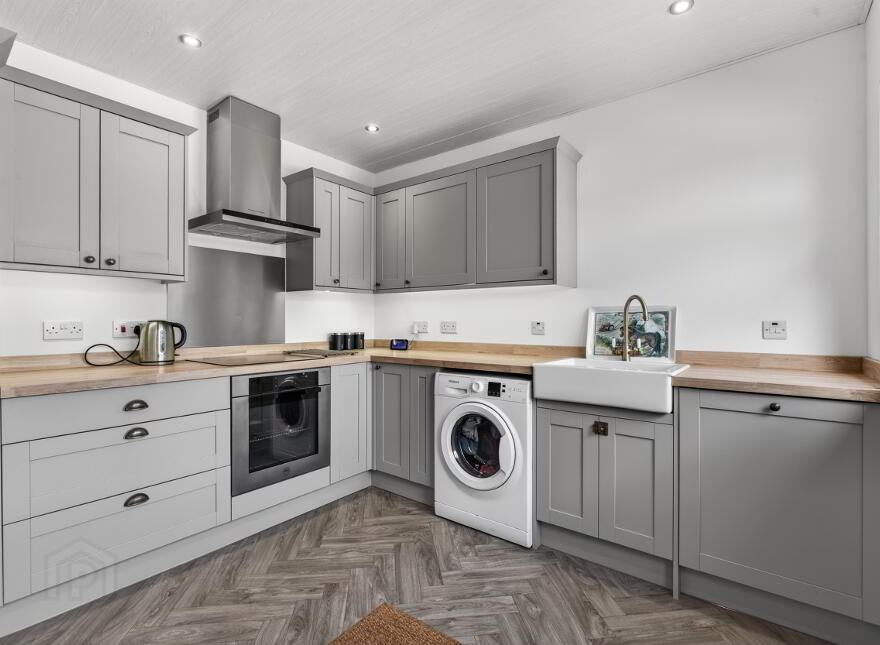 19 Hollybank Park, Ballymena, BT42 2HJ