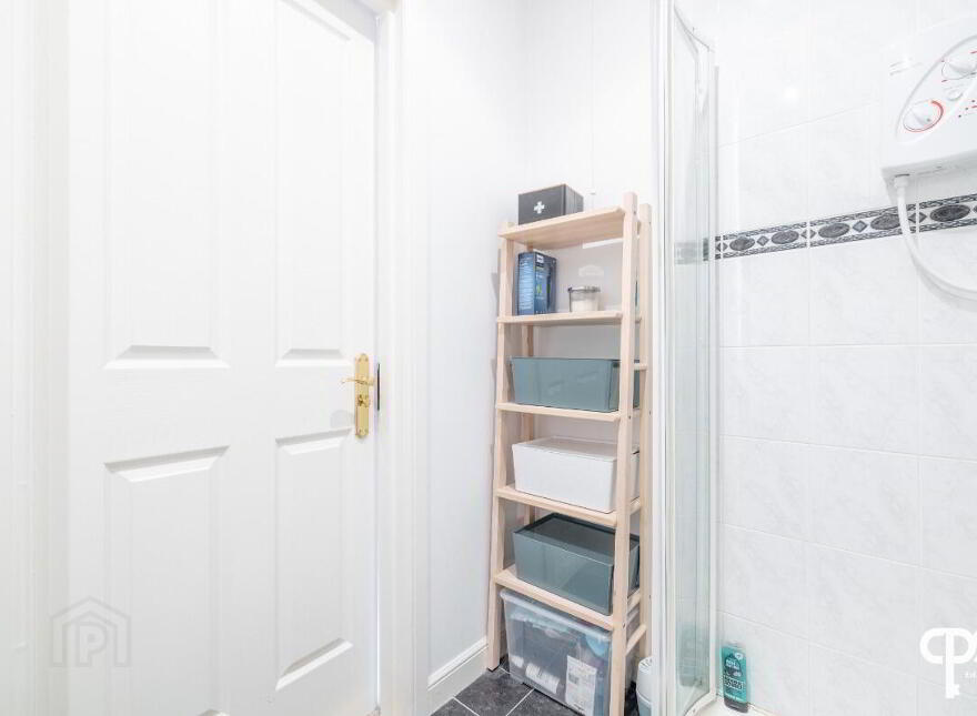 52E Wellington Park, Belfast, BT9 6DP