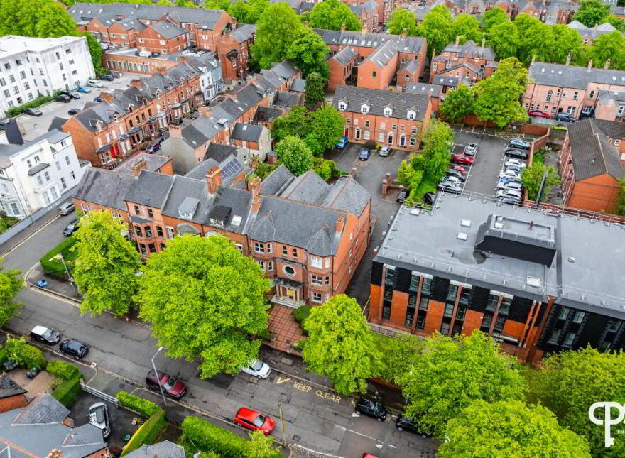 52E Wellington Park, Belfast, BT9 6DP