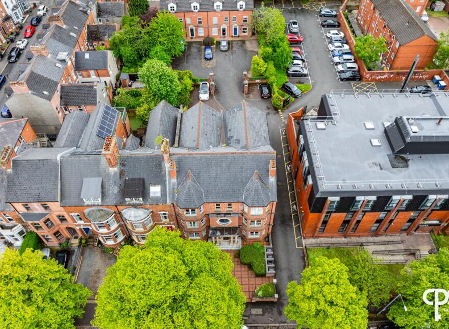 52E Wellington Park, Belfast, BT9 6DP