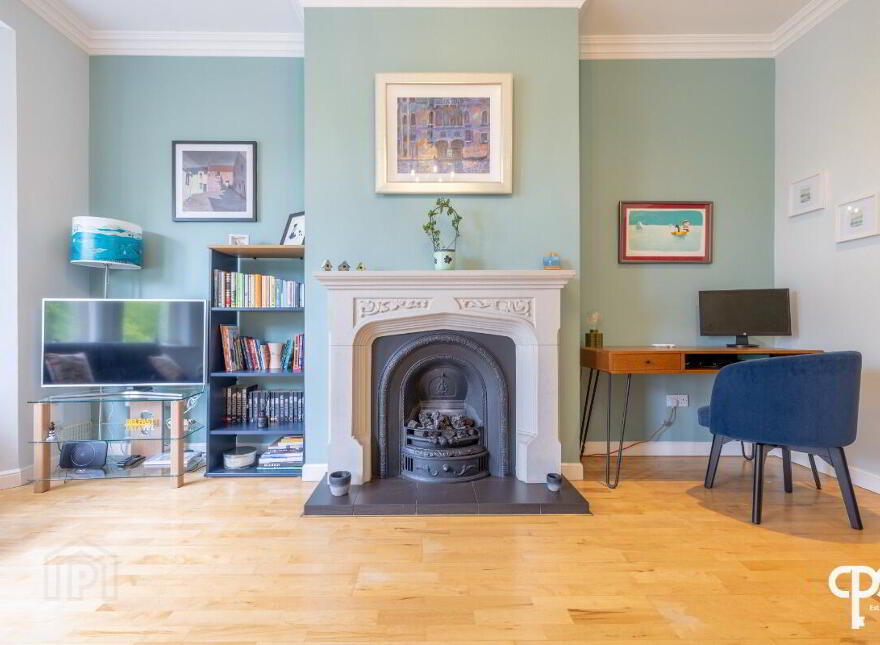 52E Wellington Park, Belfast, BT9 6DP
