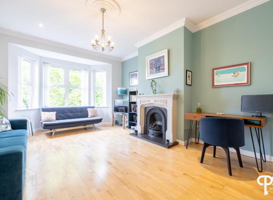 52E Wellington Park, Belfast, BT9 6DP