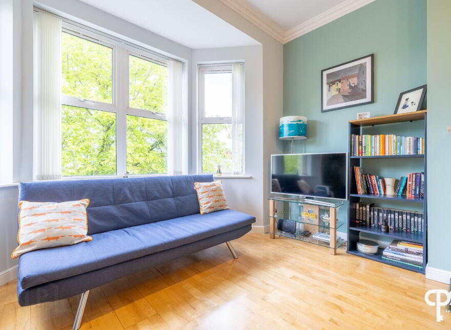 52E Wellington Park, Belfast, BT9 6DP