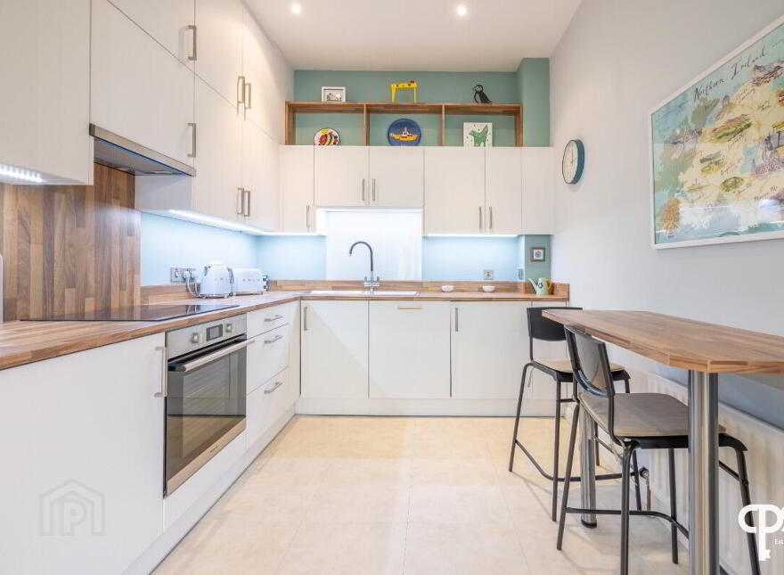 52E Wellington Park, Belfast, BT9 6DP