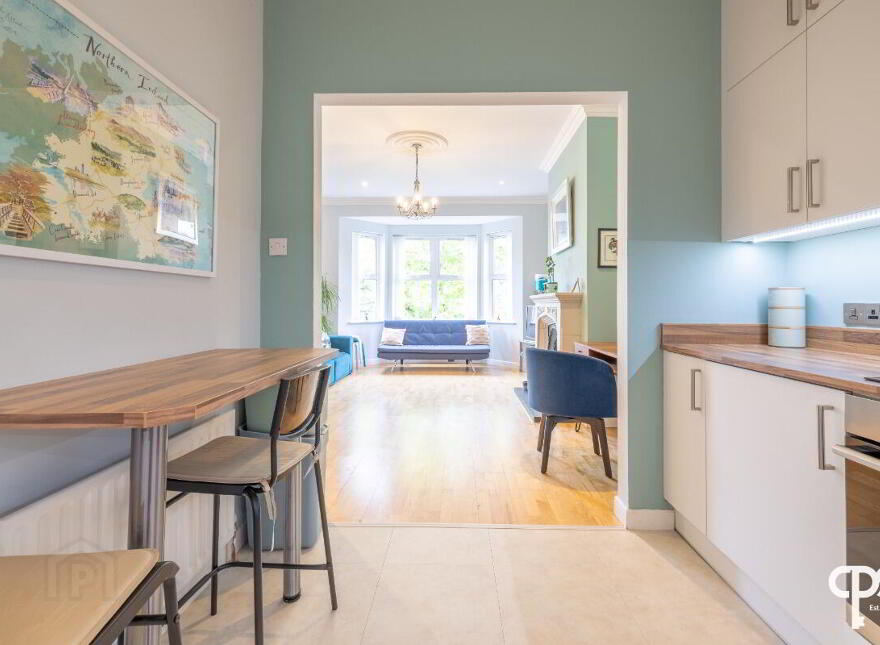 52E Wellington Park, Belfast, BT9 6DP