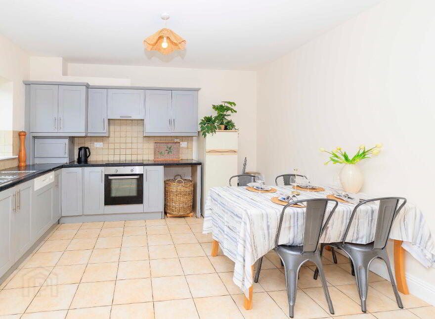 10 An Doirin, Green Street, Dingle, V92EH73