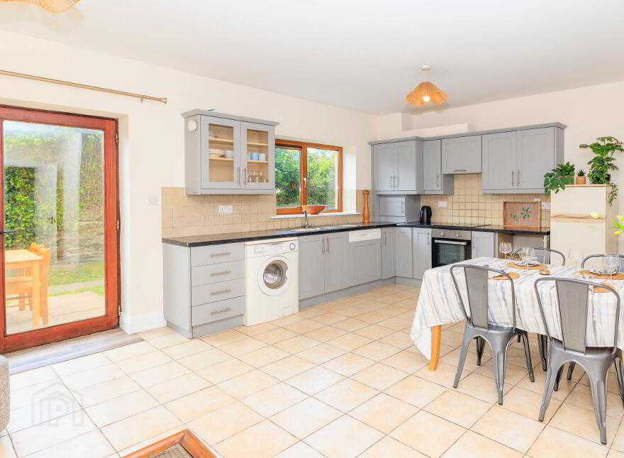 10 An Doirin, Green Street, Dingle, V92EH73