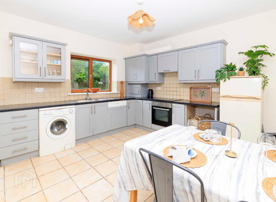 10 An Doirin, Green Street, Dingle, V92EH73