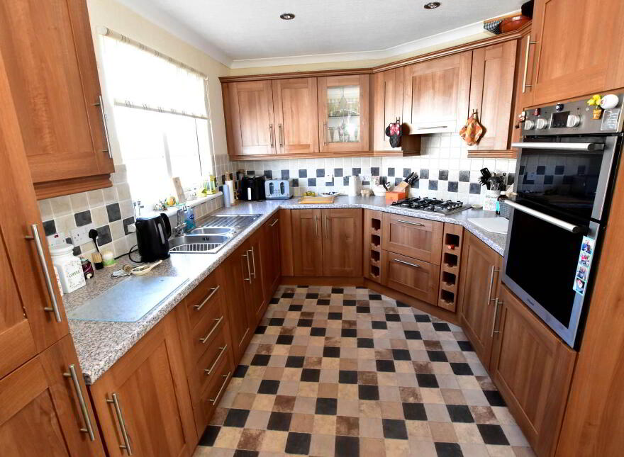 5 Greenfinch Close, Ballyhalbert, Newtownards, BT22 1UP