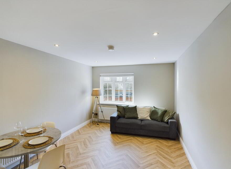 12 Park Place, Ravenhill Road, Belfast, BT6 8FR